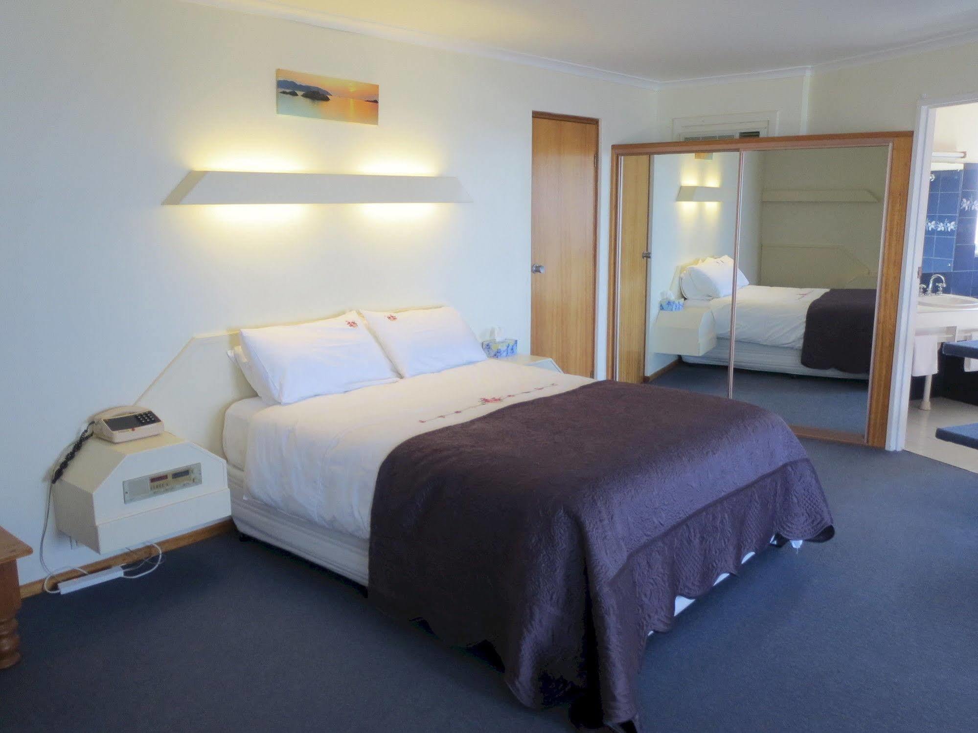 Stansbury Holiday Motel 외부 사진